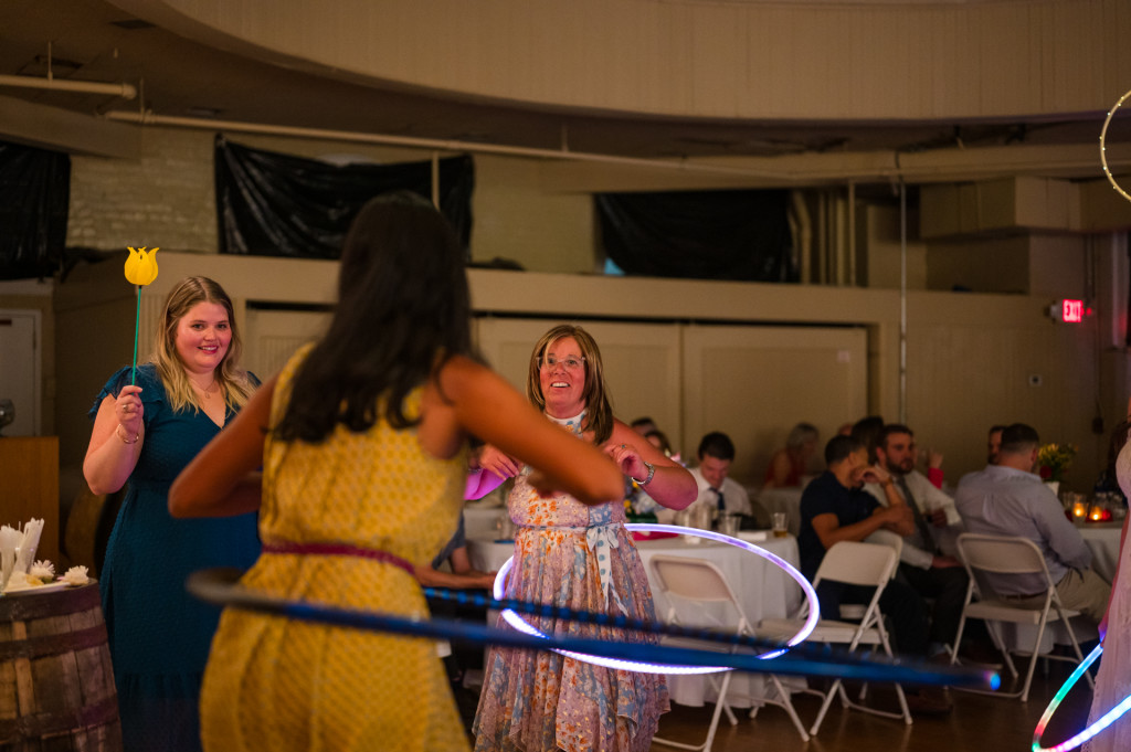 wedding guests hooping